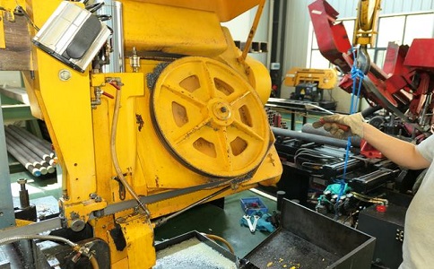 如何解决东兴卧式金属带锯床切削时出现的断带现象？